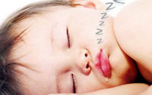 Trẻ ngủ ngáy có nguy hiểm không? Cách điều trị như thế nào?