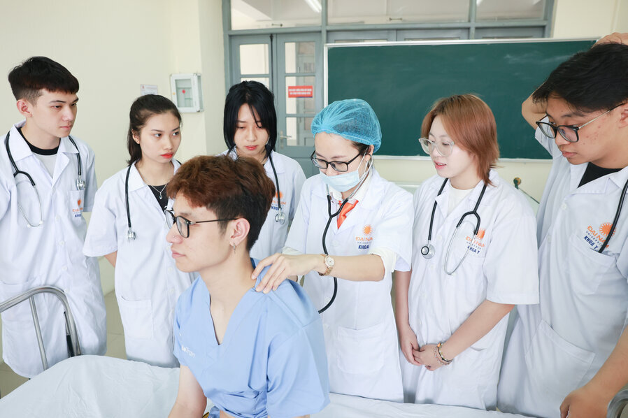 Học ngành Y bao nhiêu năm ra trường?