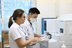 Để dễ xin việc ngành Xét nghiệm Y học, bạn cần có đủ kiến thức, kỹ năng và thái độ nghề nghiệp vững vàng