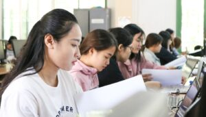 Lựa chọn trường liên thông uy tín với chương trình đào tạo phù hợp sẽ giúp người học nâng cao trình độ và mở rộng cơ hội nghề nghiệp sau khi tốt nghiệp